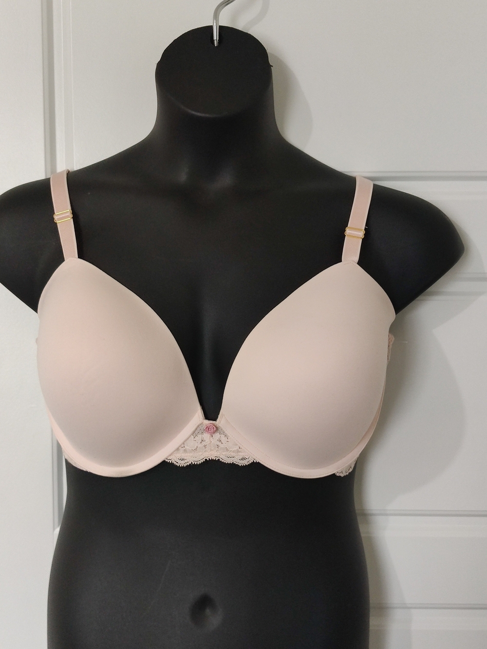 Victoria's Secret Push-Up Bra Size 38DDD NWOT